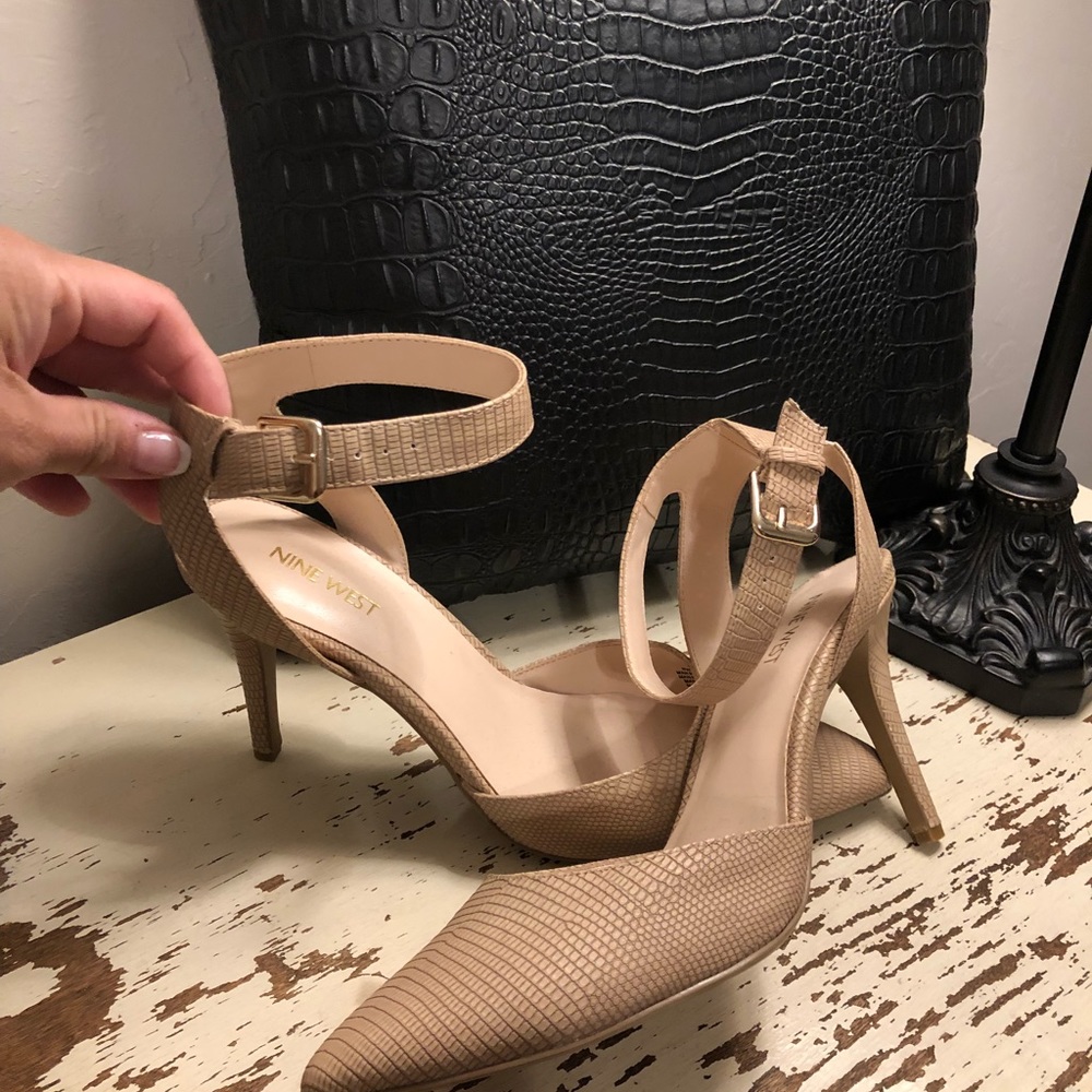 High heels - Picture 3 of 3